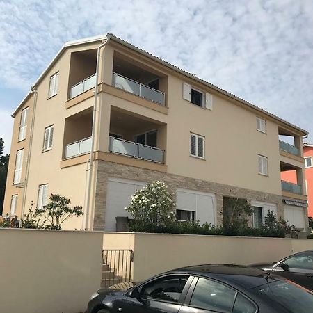 Malinska Appartement Buitenkant foto
