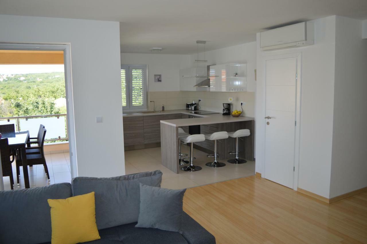 Malinska Appartement Buitenkant foto