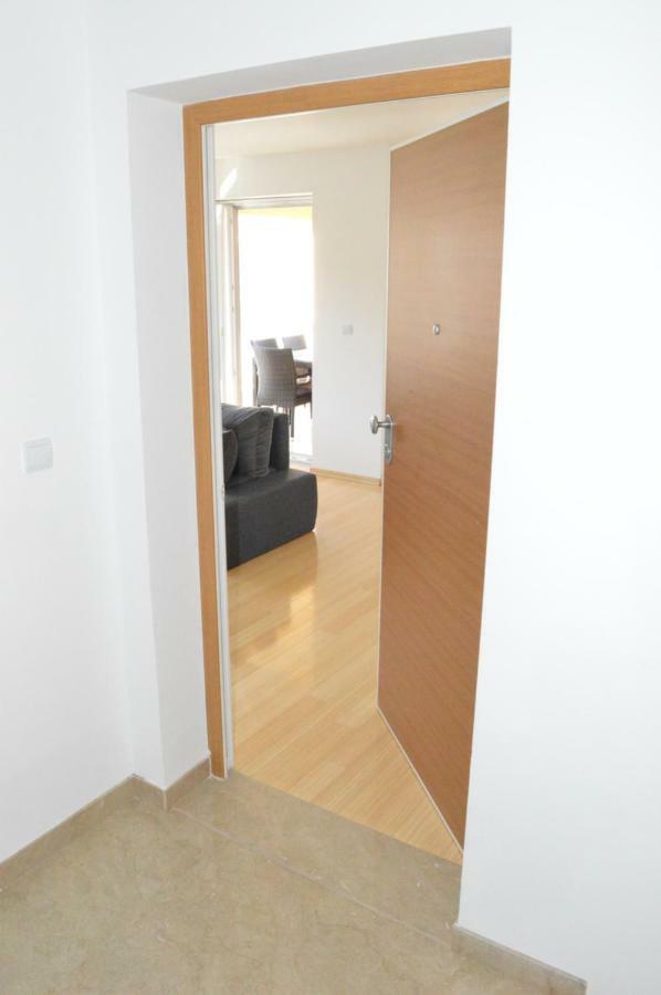 Malinska Appartement Buitenkant foto