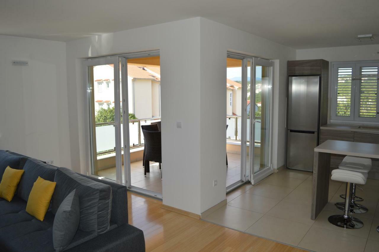 Malinska Appartement Buitenkant foto